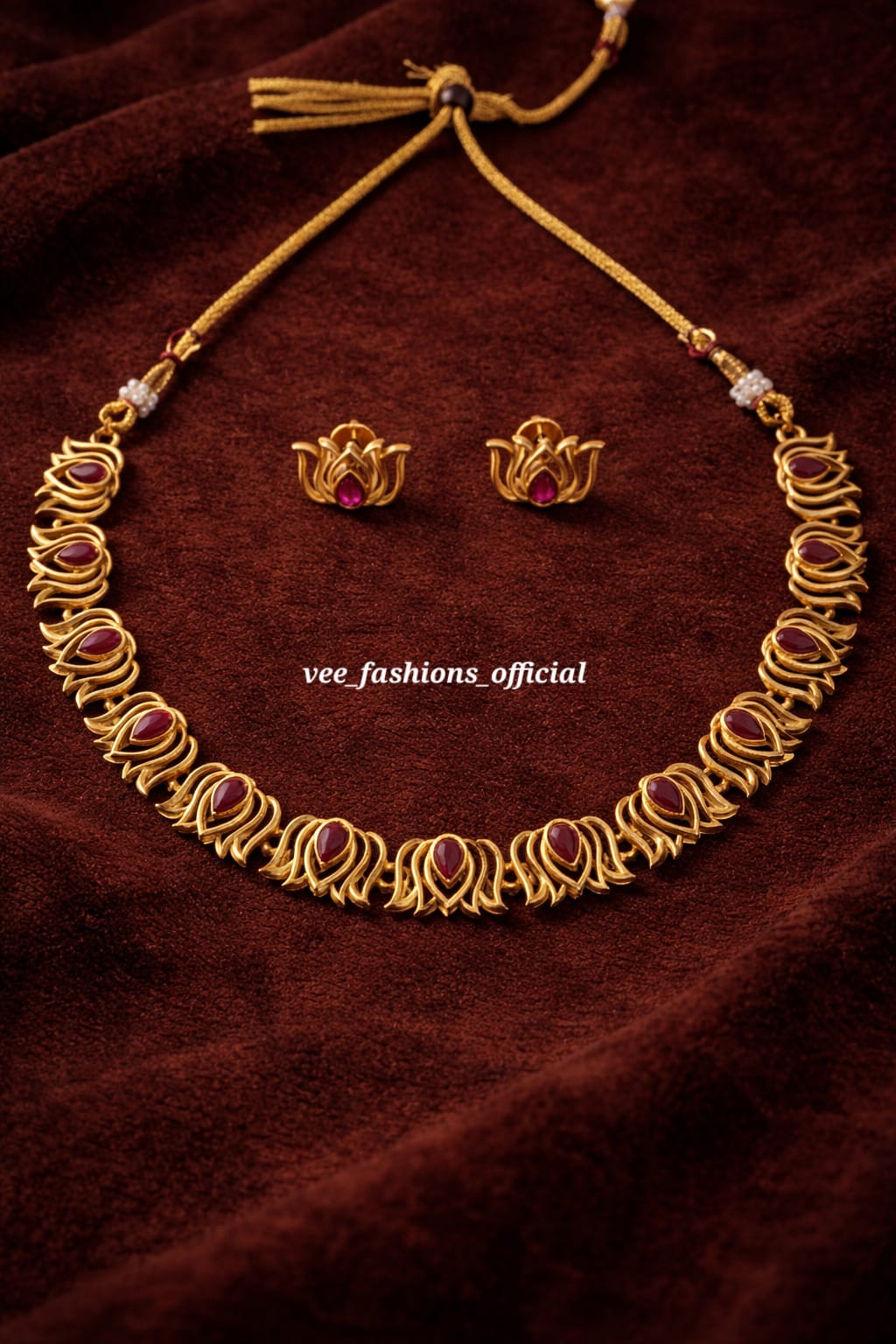 Lotus Necklace Set (Matte)