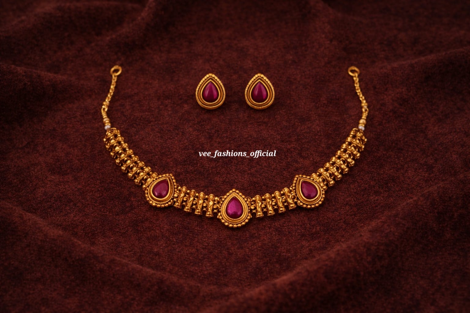 Red Strap Type Necklace Set (Matte)