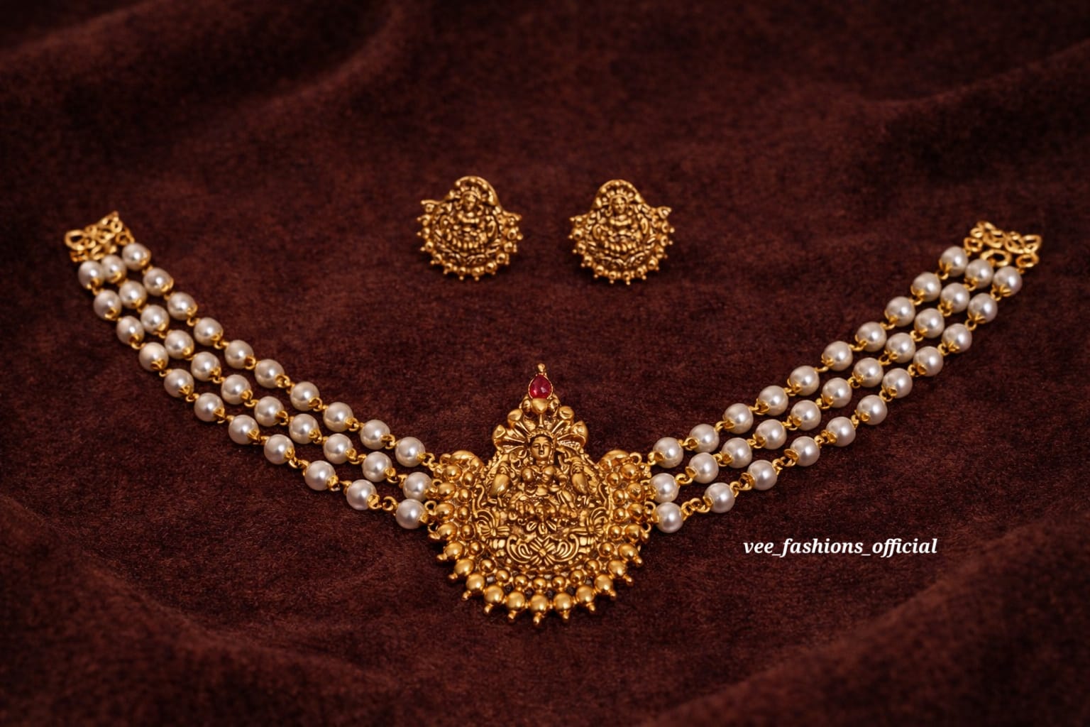 White Pearl Necklace Set (Matte)