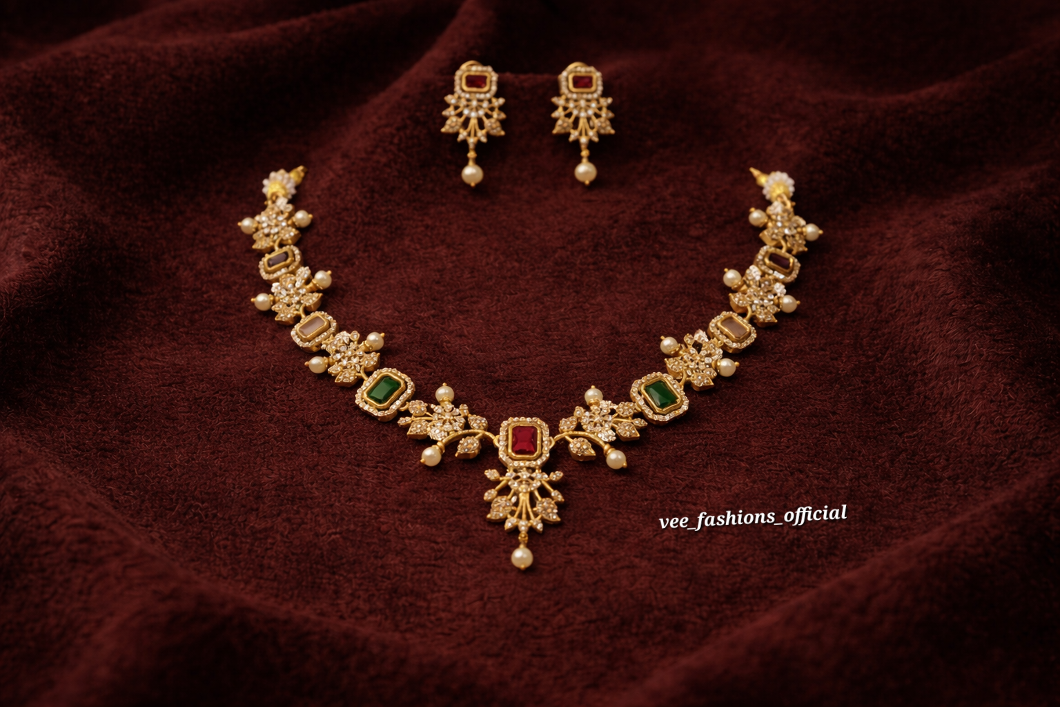 Beautiful Red with Green premium set