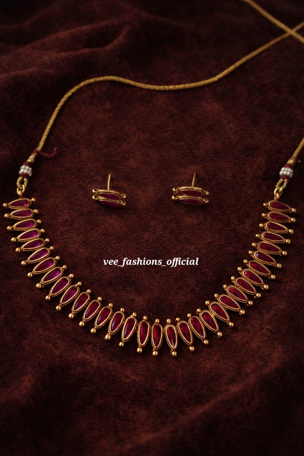 Red Necklace Set (Matte)