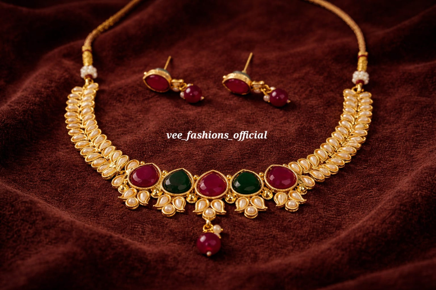 White Pearl Necklace Set (Matte)