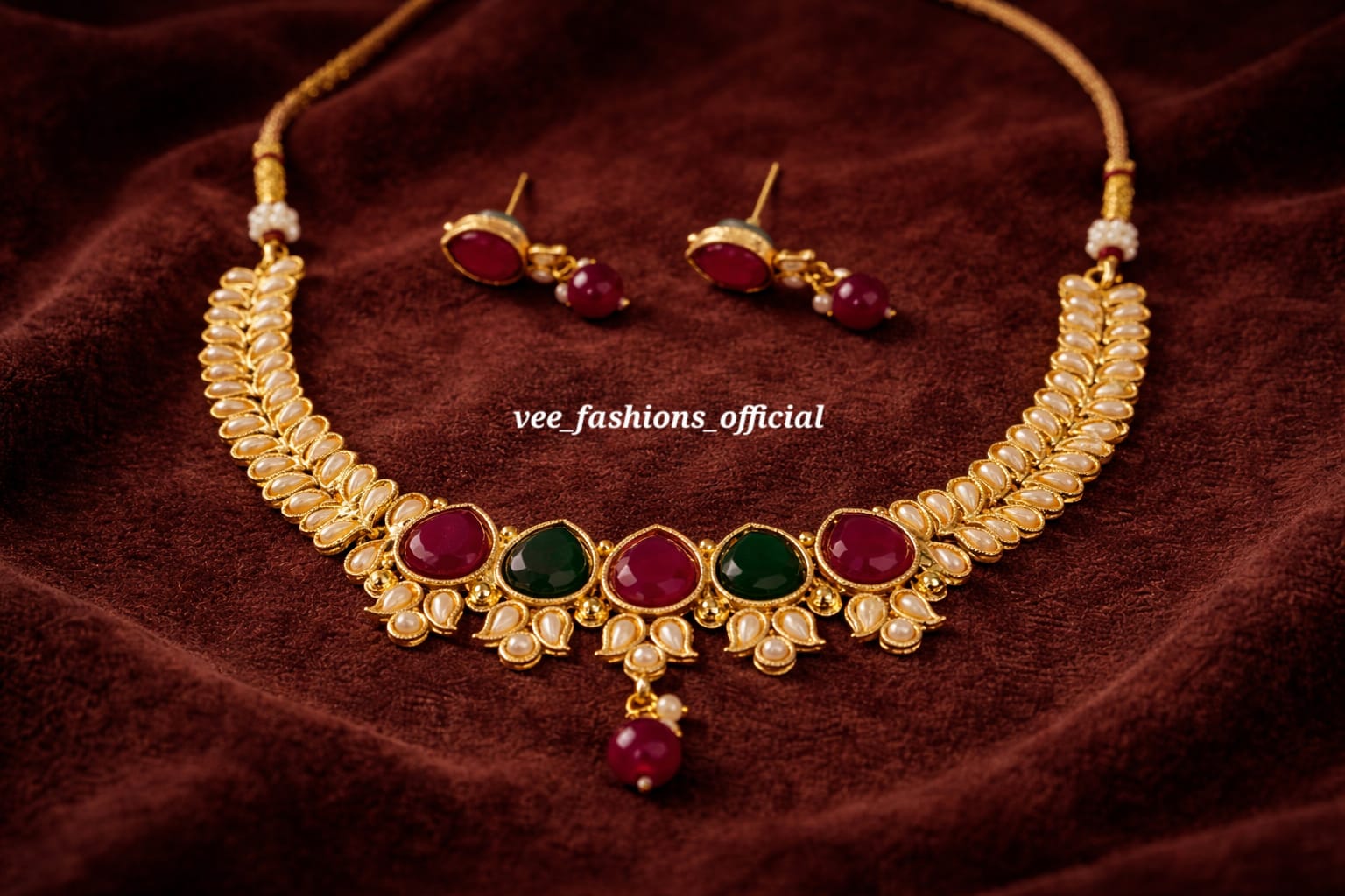 White Pearl Necklace Set (Matte)